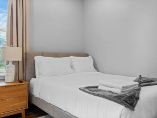 Luxury 3BR apt in Boston with Free Parking - 7