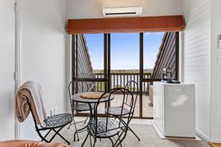 West Harbour Modern Loft Studio with Iconic Skyline - 7