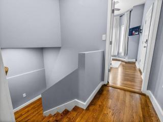 Luxury 2BR apt in Boston with Free Parking - 3