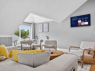 Charming 1BR apt in Boston with Free Parking - 9