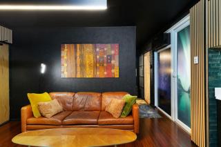 Black Canvas Lux Getaway - 4