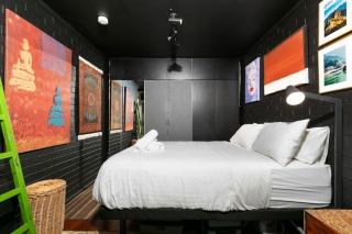 Black Canvas Lux Getaway - 3