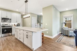 BCW29B - Livin A Dream! - Corolla - 5