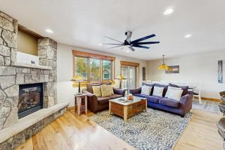 Mountain Retreat on 1st - 9