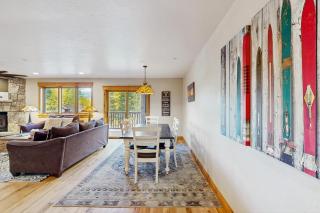 Mountain Retreat on 1st - 2