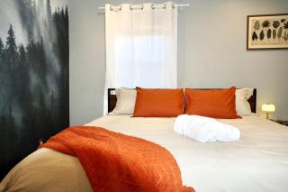 Cozy House, Pool Table and Parking, Mins to DC - 5