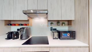 Vacationer Holiday Homes l Modern 1 Bedroom l Aesthetic Interior l Free Wi-Fi - 4