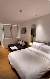 Deluxe Studio good for 3 adults in Novotel Suites Manila with City View - Manila - 5