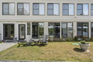 Waterfront Condo - Panoramic Views, Tennis & Beach - 9