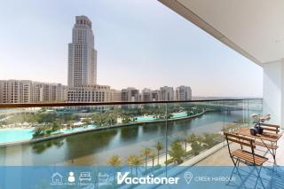 Vacationer Holiday Homes I 2 Bedroom l Creek Views in Dubai Creek Harbour - 0
