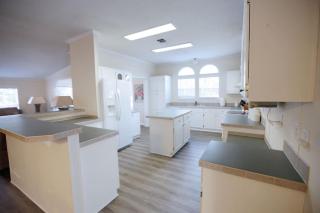 The Blessed Way 4 BD RM 3 BA Great for Large Groups - 6