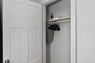 Sunny 1BR in Center City with King Sized Memory Foam Sofa Bed - 4