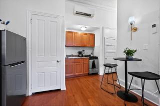 Sunny 1BR in Center City with King Sized Memory Foam Sofa Bed - 3