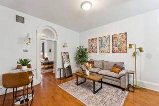 Charming 1BR in Center City that Sleeps 4 with Fast WiFi - 8