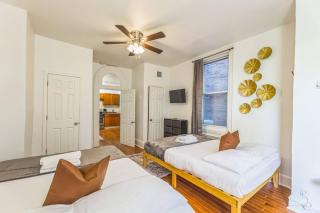 Charming 1BR in Center City that Sleeps 4 with Fast WiFi - 5