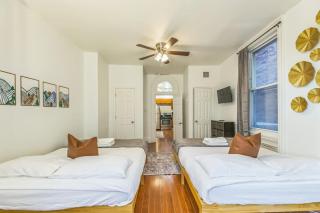 Charming 1BR in Center City that Sleeps 4 with Fast WiFi - 3