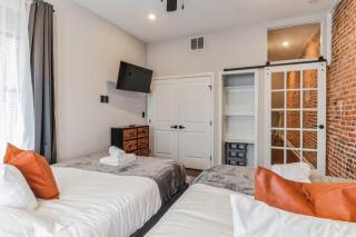 Jr 1Br w 2 Beds - Sleeps 4 - 10 min to DT - 6