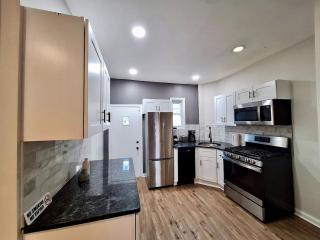 Bi-Level 3 BR plus Finished Basement that Sleeps 12 - 3