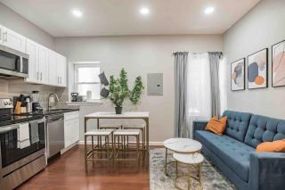 Charming Center City 2BR - Sleeps 8 people - 9