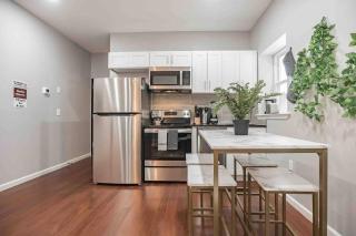 Charming Center City 2BR - Sleeps 8 people - 7