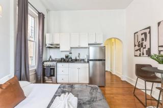 New Studio in Center City that Sleeps 4 with Fast Wifi - 5