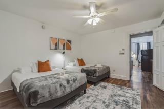 Large Historical 1BR Center City that Sleeps 4 - 1