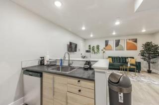 Cozy 1BR - 10 mins to DT - 2