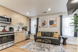 Large and Cozy Center City 1BR - 5