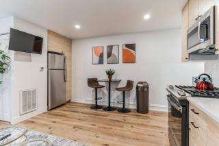 Large and Cozy Center City 1BR - 4