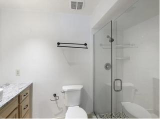 105th with Pool 654 3 bedroom 2 bedroom Remodel in works - 7