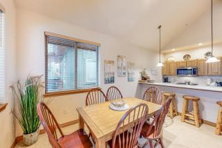 Blue River Townhome Unit D6 - 5