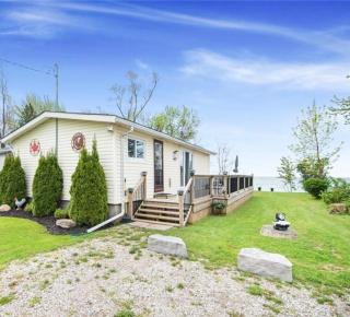 Lakefront Lake Erie with Amazing Views 3BR Pet Friendly 1 HR from Hamilton and Niagara - 9