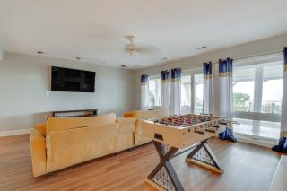 Pets Welcome Beachfront Family Retreat in Norfolk - 4