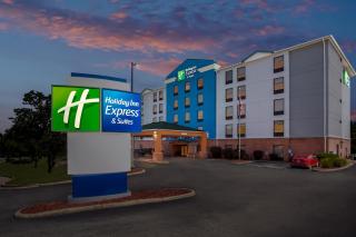 Holiday Inn Express Hotel & Suites Charleston-Southridge by IHG - 9