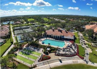 Chill this fall by the fairway with Strand access - 8