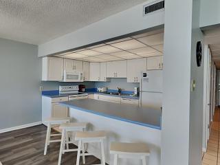 Edgewater Leeward #206 - 1