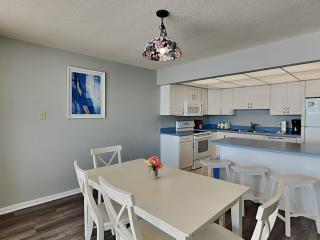 Edgewater Leeward #206 - 2