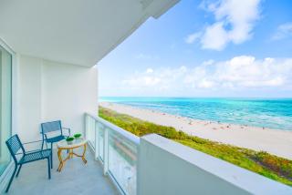 Ocean Breeze Retreat in Miami Beach - 4