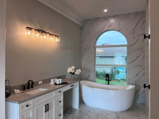 Fall in Naples - Game Room pvt pool hot tub impeccable decor - 8