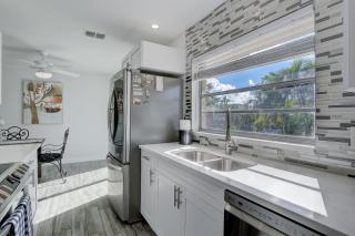 Luxury pool dog friendly central to Naples and Marco Island by Sky Run Naples - 1