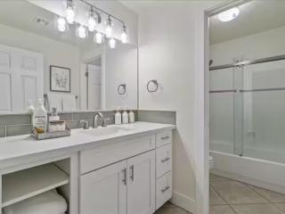 4 King Size Beds - Hot Tub & Pool - 5