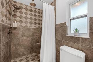 Naples Henrie Hideaway - Private Pool, pet friendly 12 mins from Beach & Downtown - 1