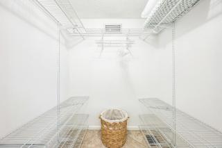 Naples Henrie Hideaway - Private Pool, pet friendly 12 mins from Beach & Downtown - 2