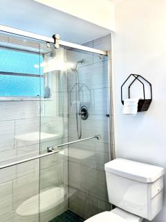 Naples Park Cottage 106th 6 blocks off ocean - 8