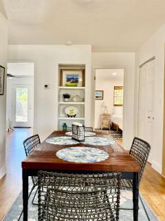 Naples Park Cottage 106th 6 blocks off ocean - 7