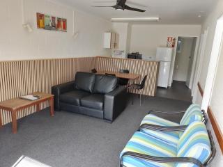 Acacia Lodge Motel - 8