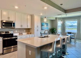 Third-Floor National Golf Course Condo 3BR 2BA, Full Amenities & Ave Maria Access - 9