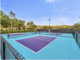 Twin Eagles Covent Gardens Twin Eagles Full Golf Privileges - 3