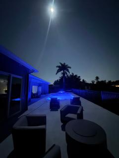 Fall in Naples - Game Room pvt pool hot tub impeccable decor - 2