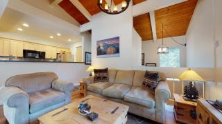 Villa De Los Pinos Year-Round Activities Nearby Shopping & Restaurants - 4